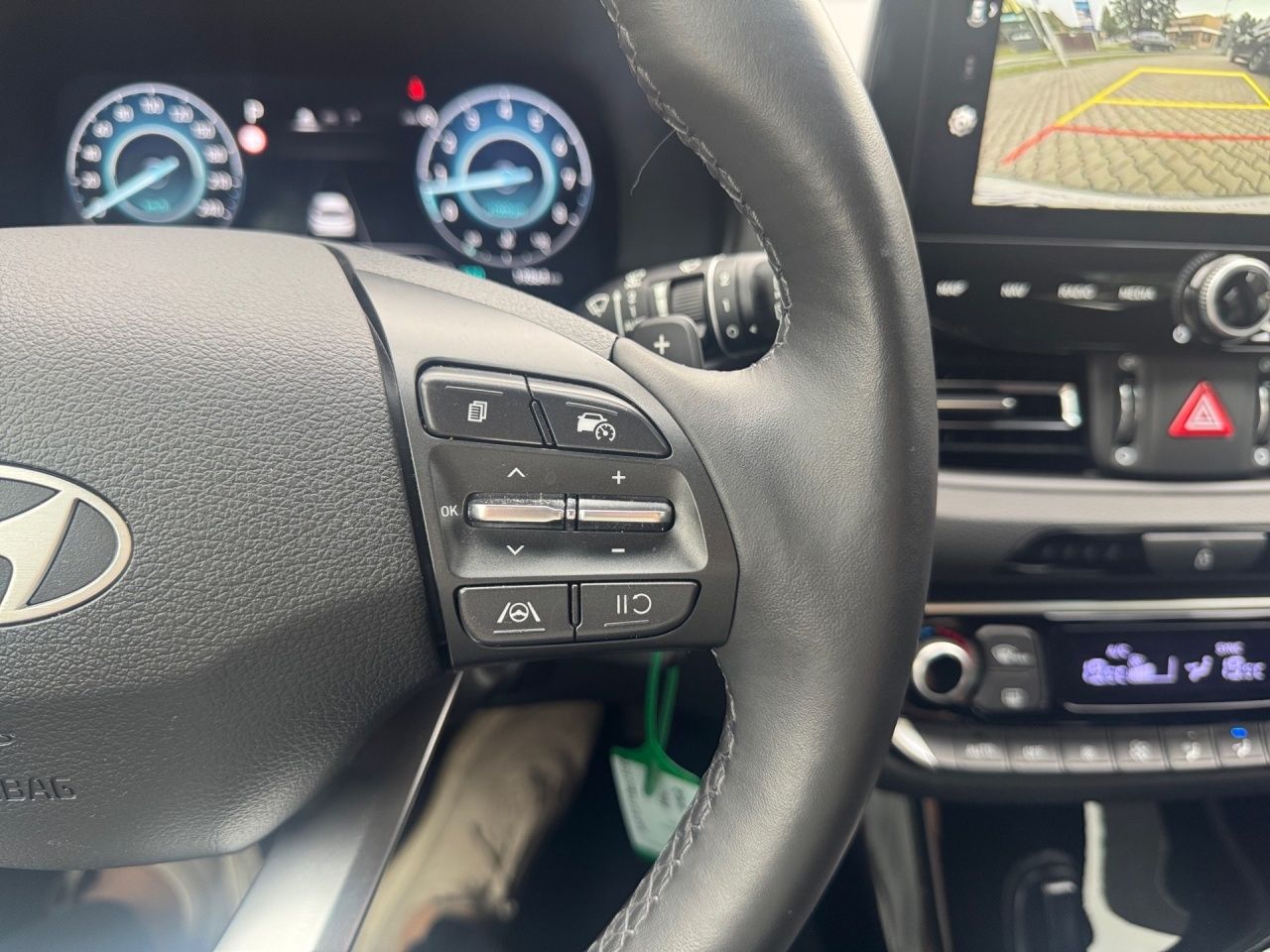 Fahrzeugabbildung Hyundai i30 ADVANTAGE LED*SHZ*LHZ*NAVI*2Z-KLI*