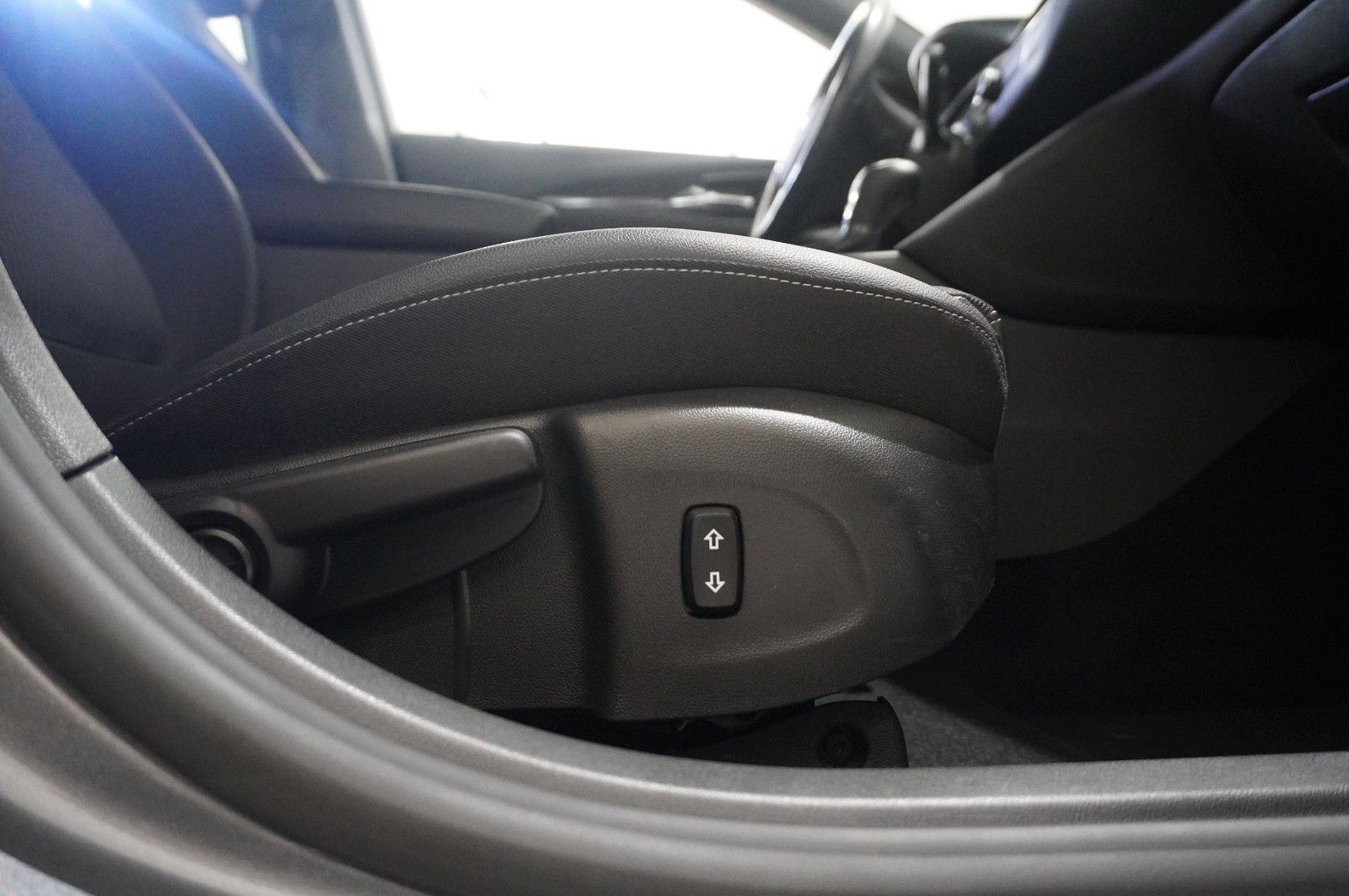 Fahrzeugabbildung Opel Insignia B ST 2.0D ELEGANCE NAVI/LED/KAMERA/DAB+