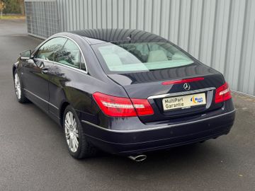 Mercedes E 220 - 4