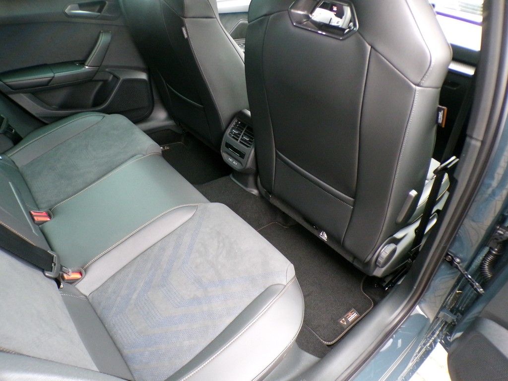 Fahrzeugabbildung CUPRA Leon Sportstourer VZ 1.5 e-Hybrid DSG