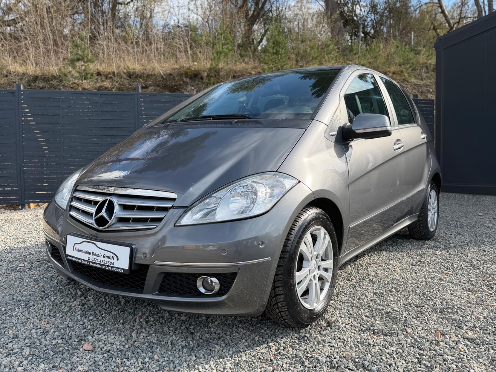 Mercedes-Benz A 180 / AUTOMATIK/TEL/BT/SHZ/PDC/ TEMPO/MULTILEN