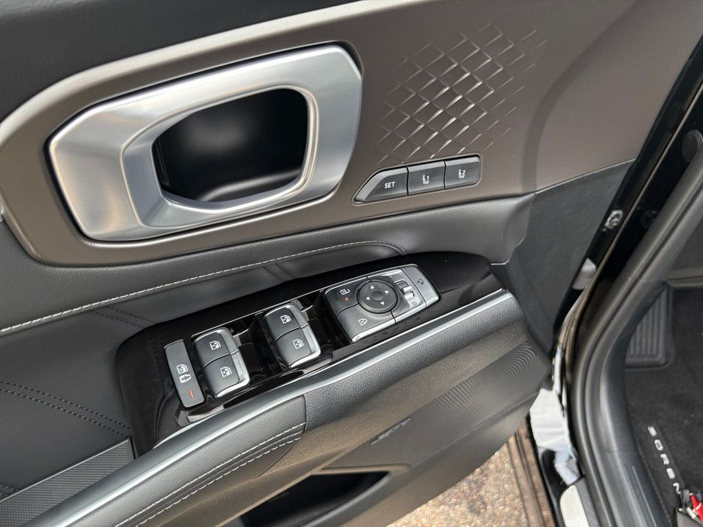 Fahrzeugabbildung Kia SORENTO PE 1.6T PHEV AWD PLUG&RIDE