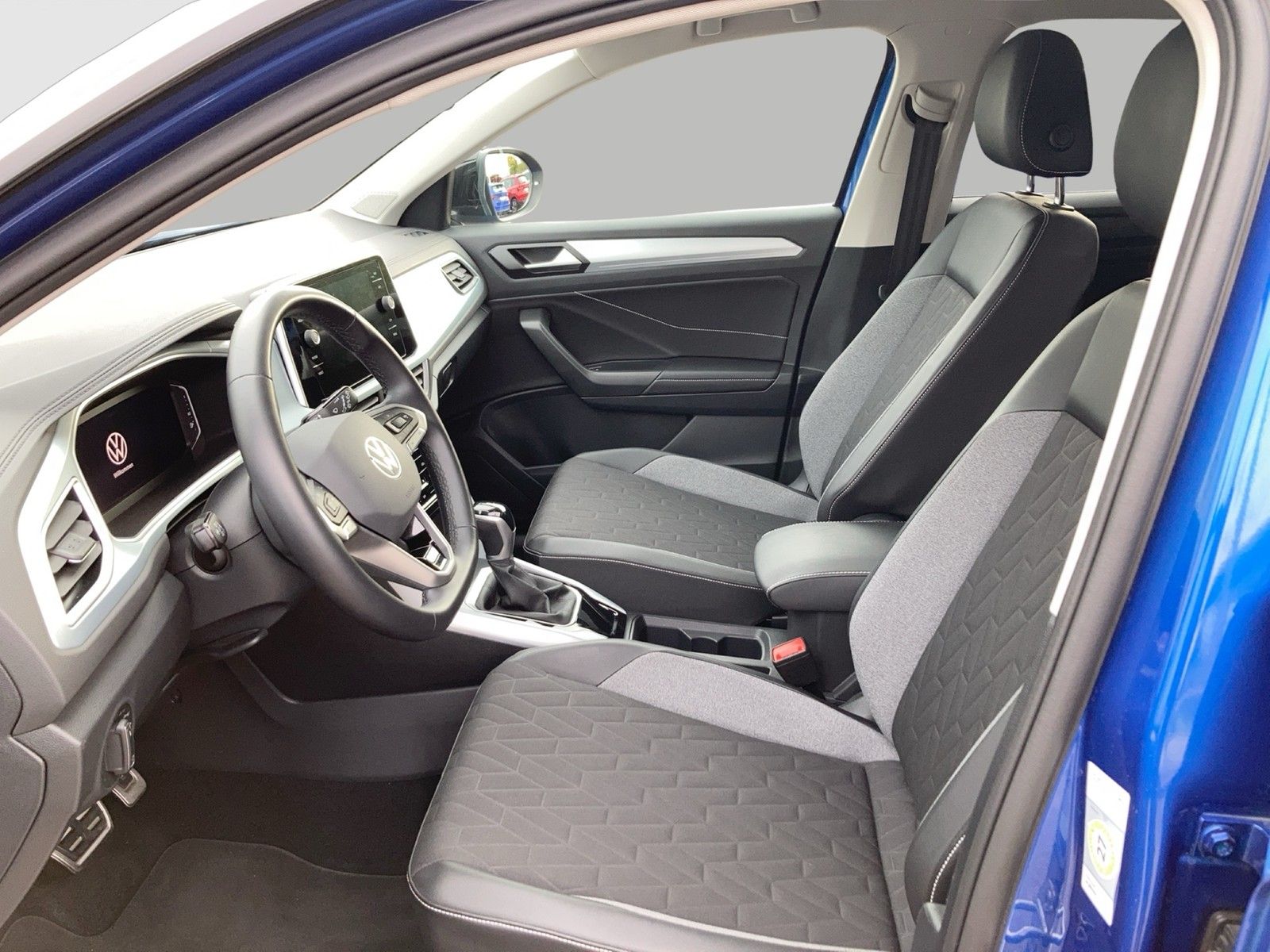 Fahrzeugabbildung Volkswagen T-Roc TSI Goal DSG LEDplus Navi AID ACC SHZ Park