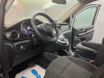 Mercedes V 220 - 10
