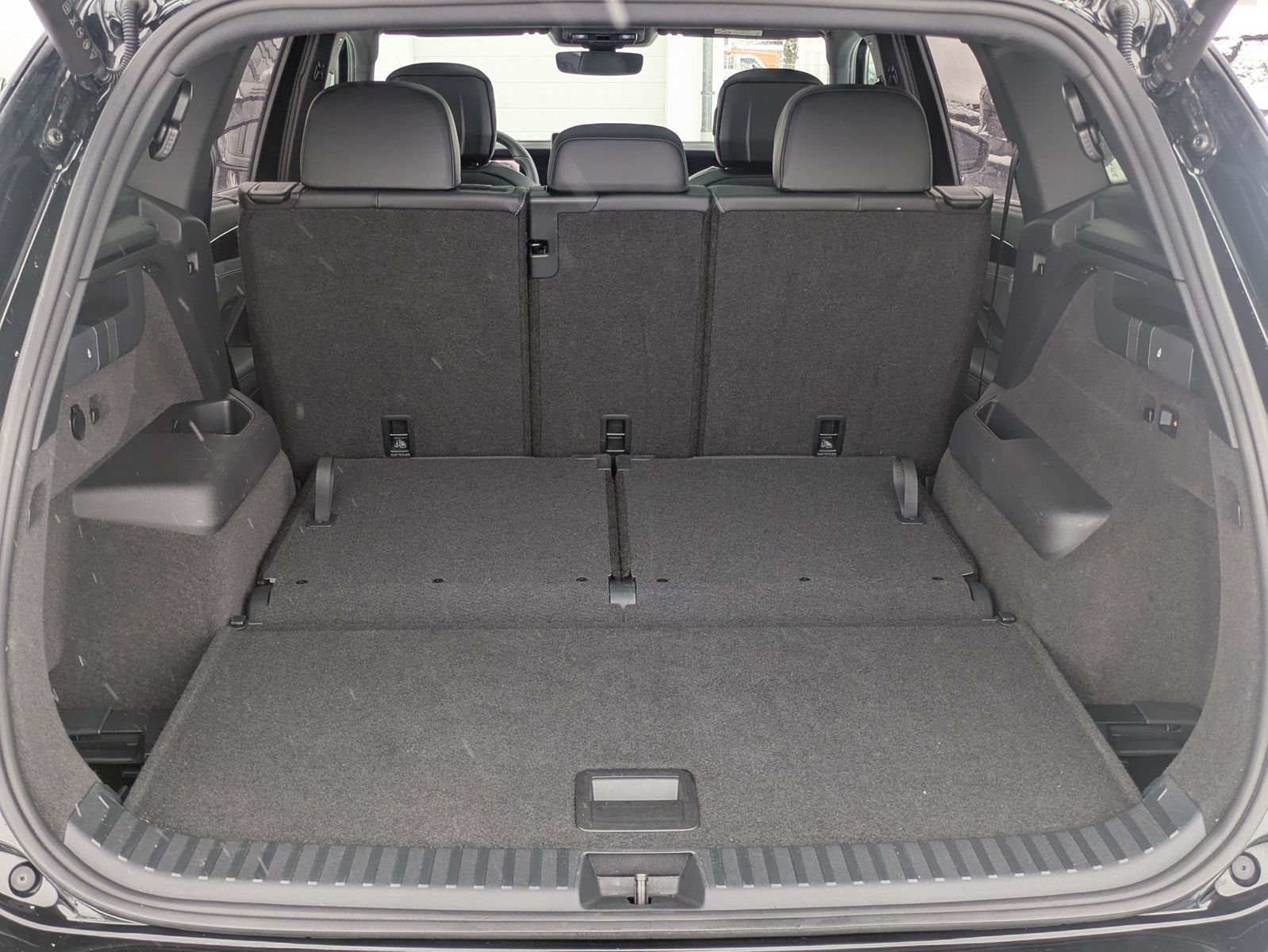 Fahrzeugabbildung Volkswagen Tayron 2.0 TDI 4M R-Line 7Si*MATRIX*AHK*PANO*HUD