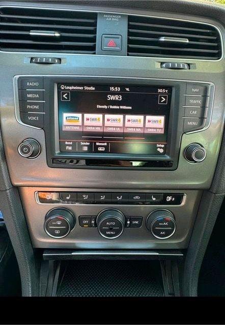 Volkswagen Golf 2015 — interior