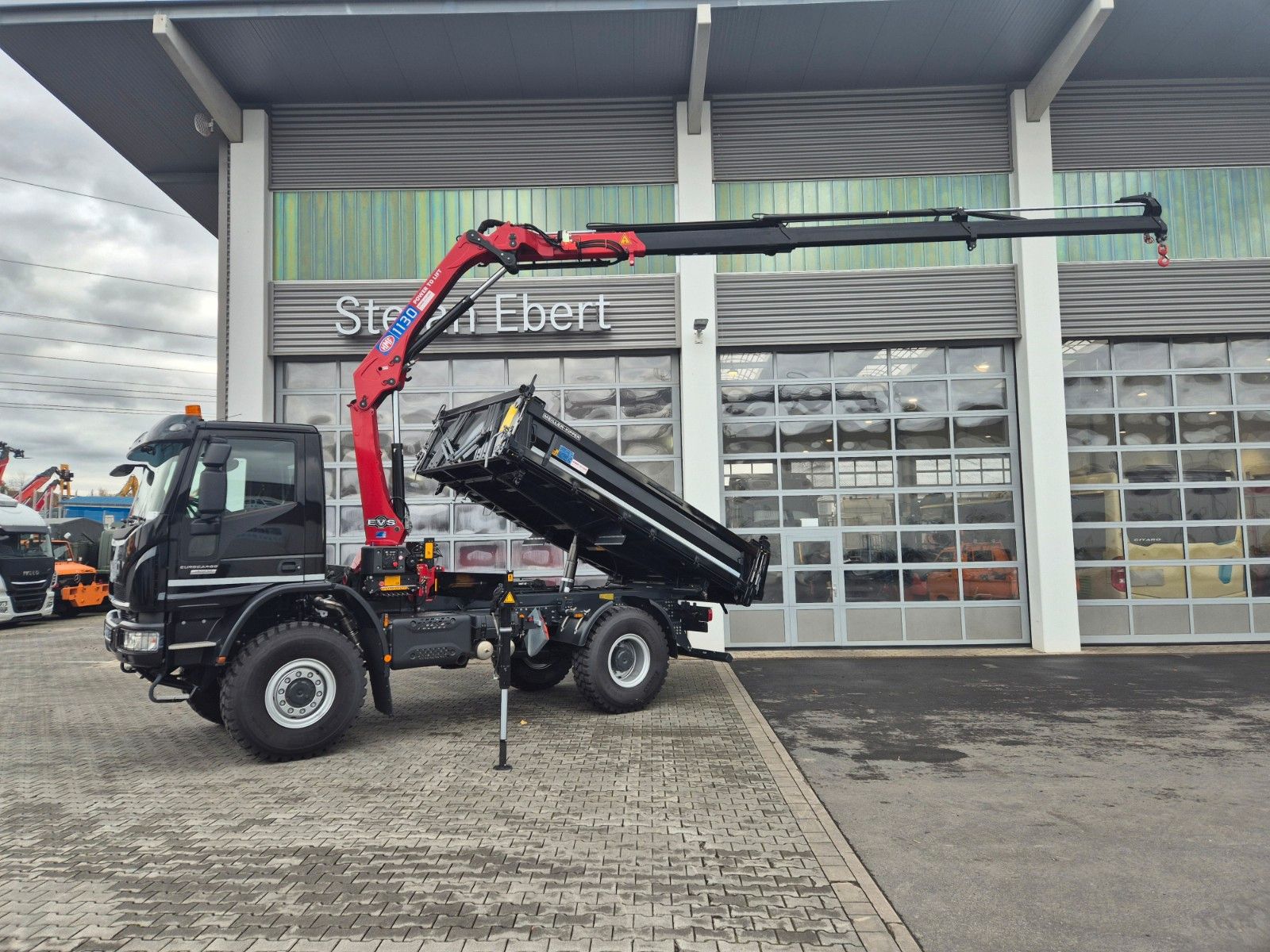 Fahrzeugabbildung Iveco Eurocargo ML150E32WS 4x4 Kran HMF 1130K Funk AHK