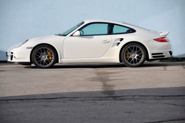 Porsche 911 Turbo S Coupe