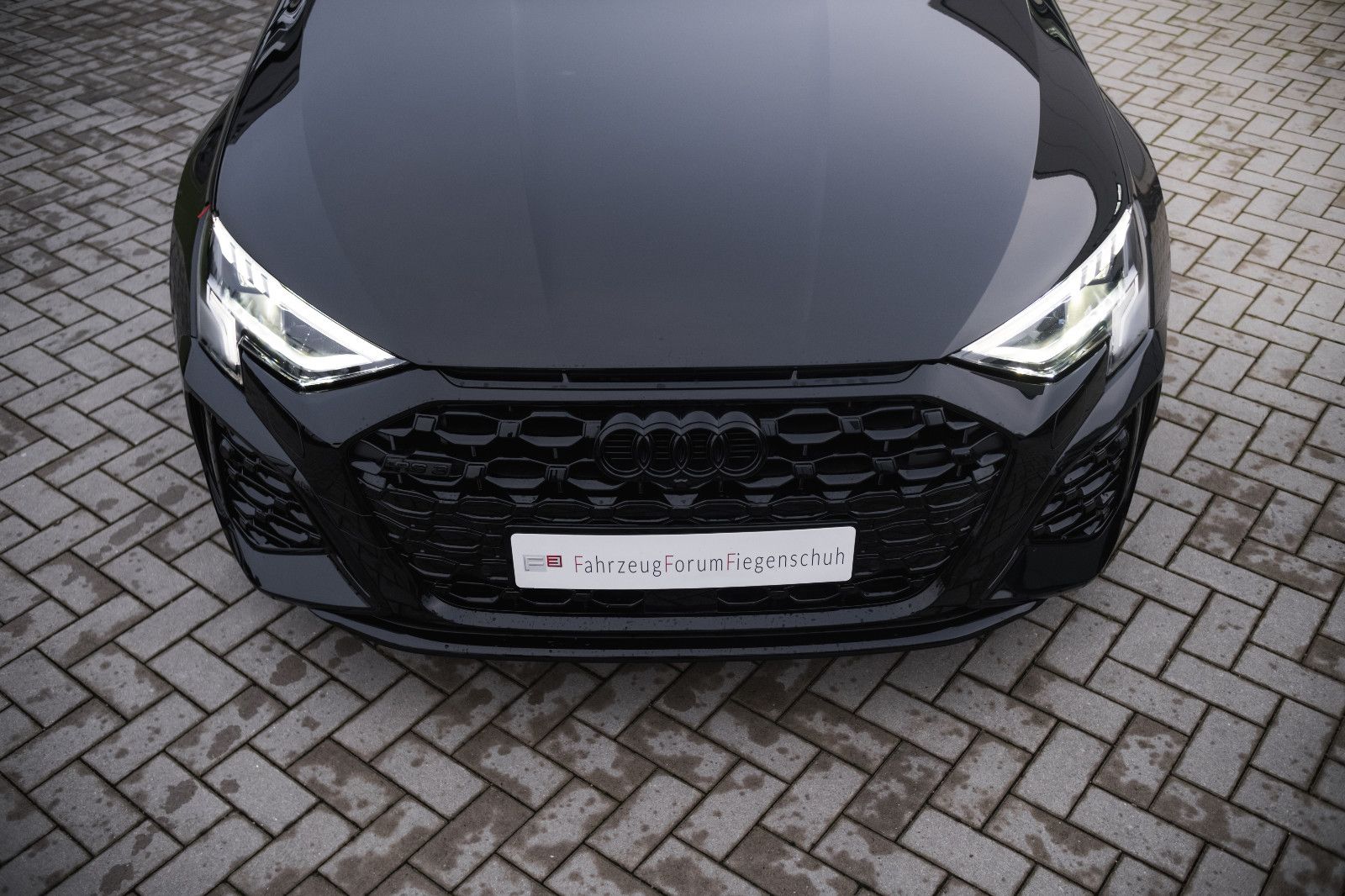 Fahrzeugabbildung Audi RS3  Sportback-Steuer-Bang & Olufsen-Sitzh.