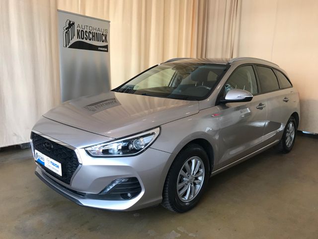 Hyundai i30 CW 1.4 MPI ISG TREND ALLWETTERREIFEN