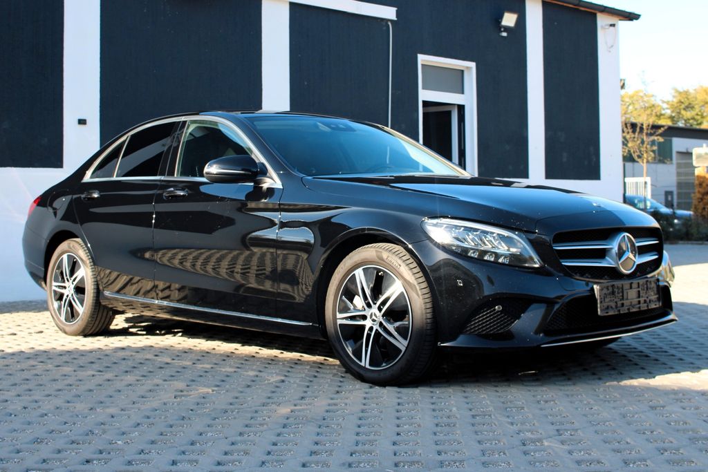 Image of Mercedes-Benz C 300