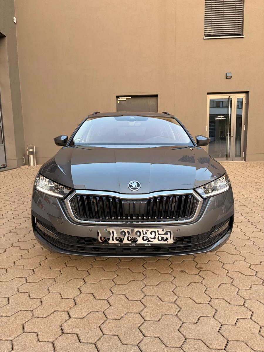 Skoda Octavia 1.5 TSIe-TEC DSG Combi Tour Sondermodell