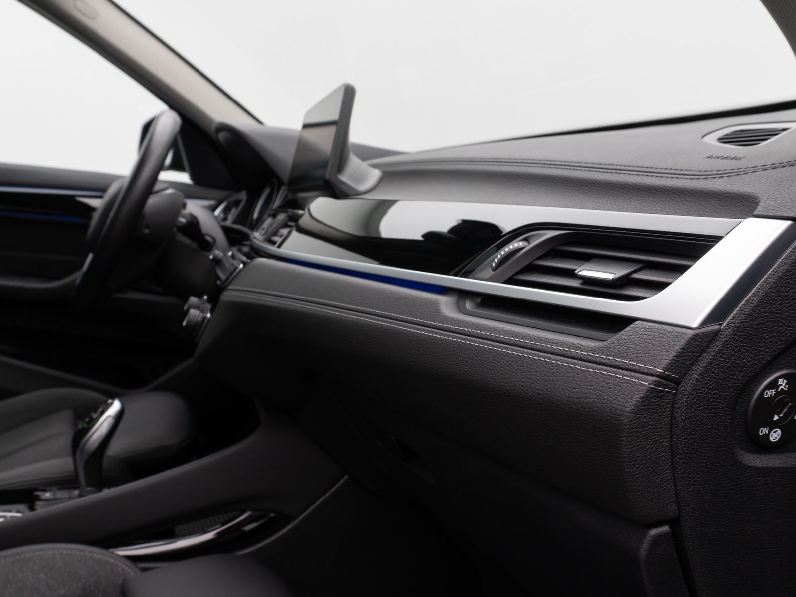 Fahrzeugabbildung BMW X1 xD20i Sport Line Panorama Kamera HUD DAB HiFi