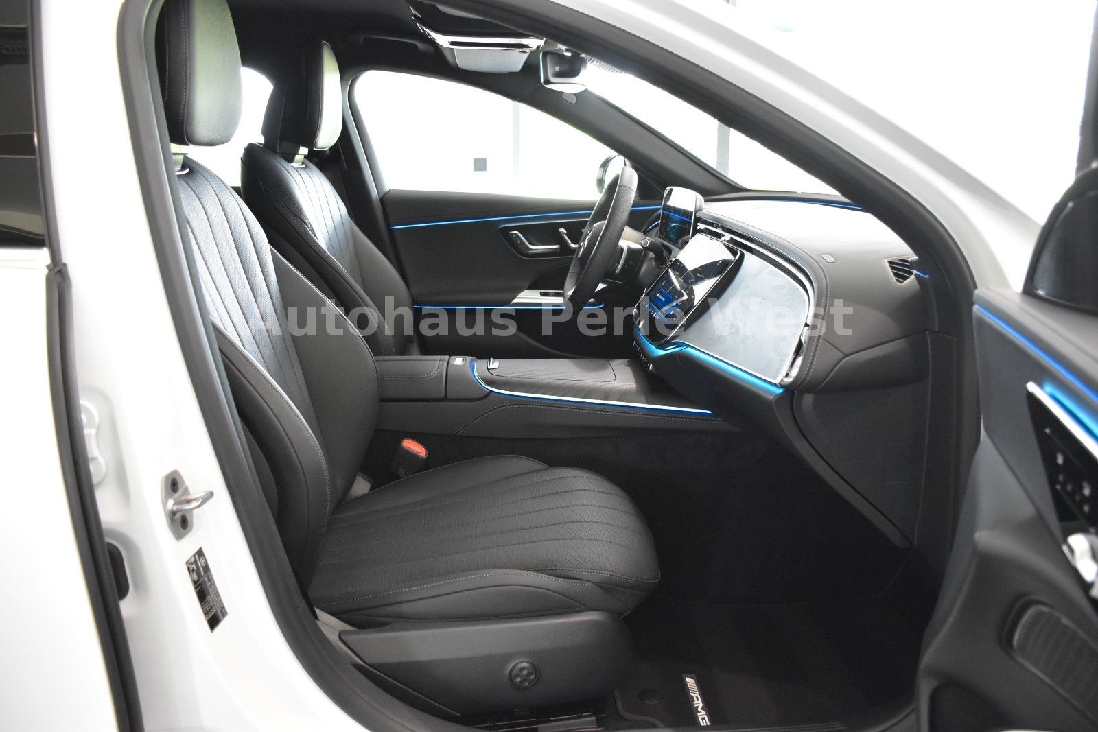Mercedes-Benz E 300 de 4Matic T AMG Line Advanced Plus"AHK"LED foto 25
