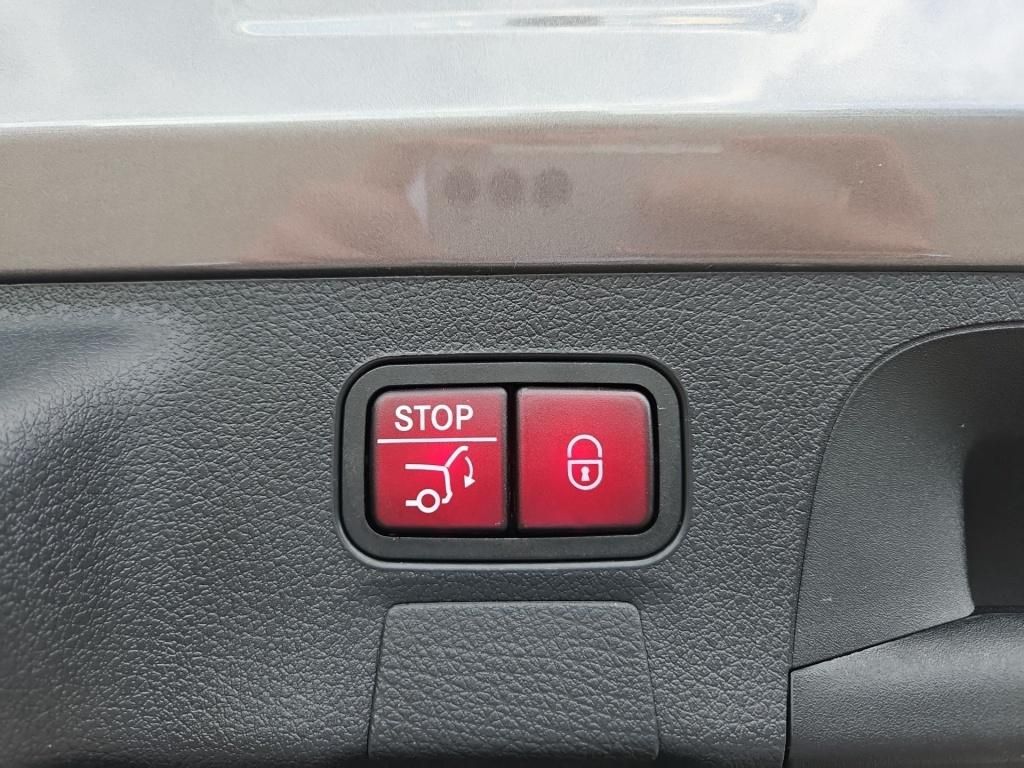 Fahrzeugabbildung Mercedes-Benz CLA 180 SB Night AHK Pano KeyLess Totwi. Ambie.