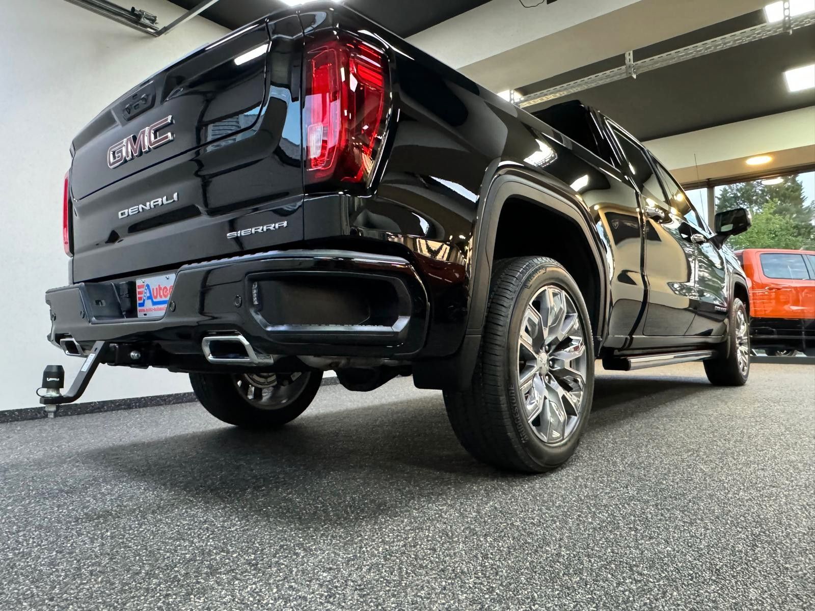 Fahrzeugabbildung GMC SIERRA DENALI 2026 - 4x4-LONG BOX 6.4"