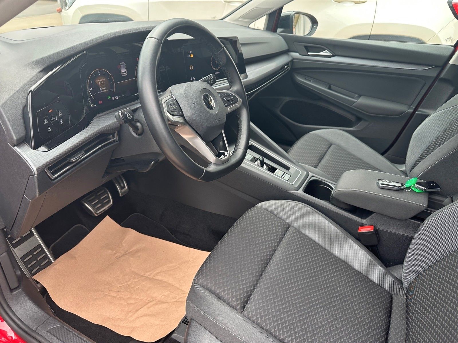 Volkswagen Golf VIII Lim. Life eTSI – Bild 17