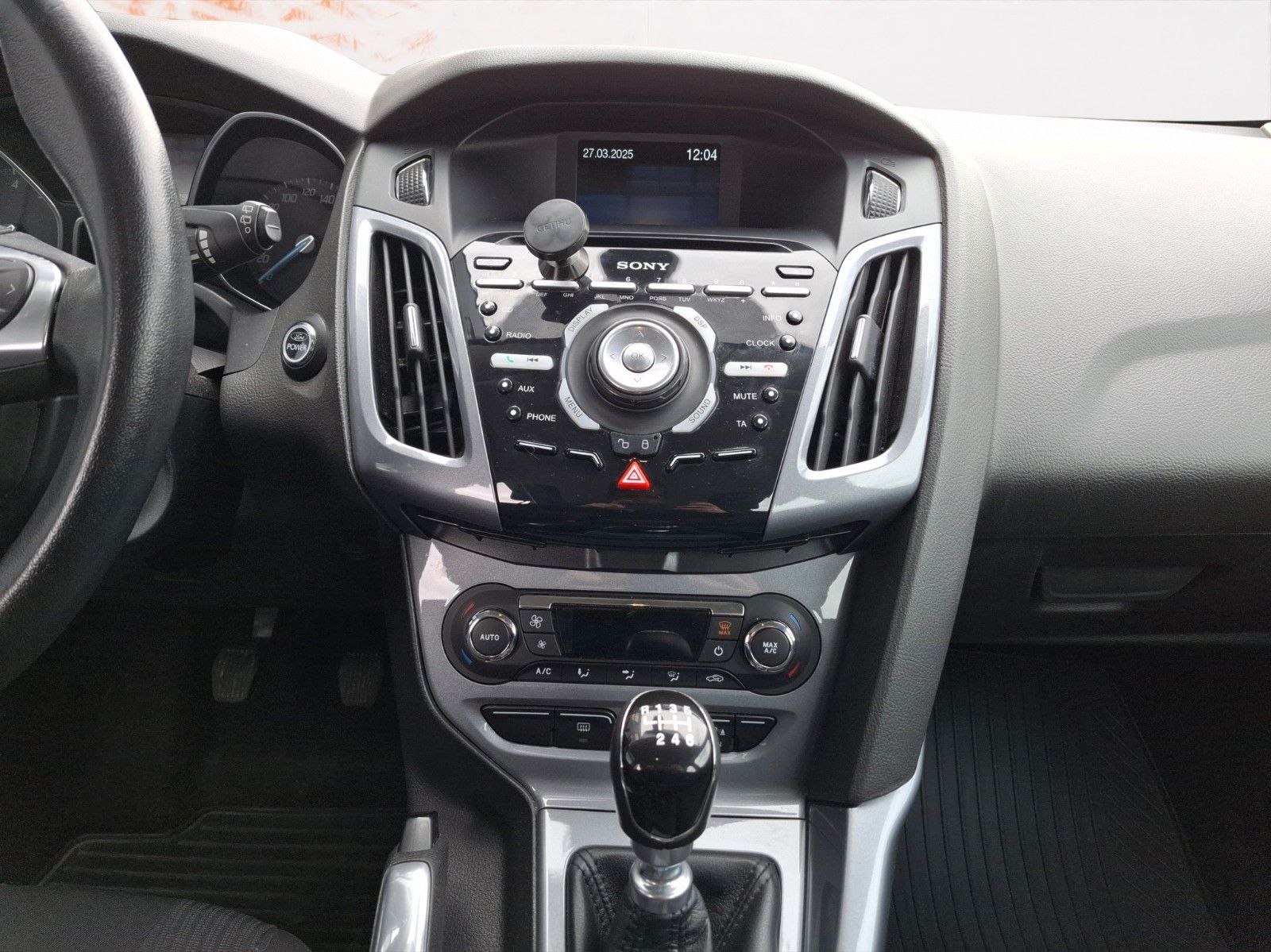 Fahrzeugabbildung Ford Focus Lim. Titanium ! PDC ! SHZ !