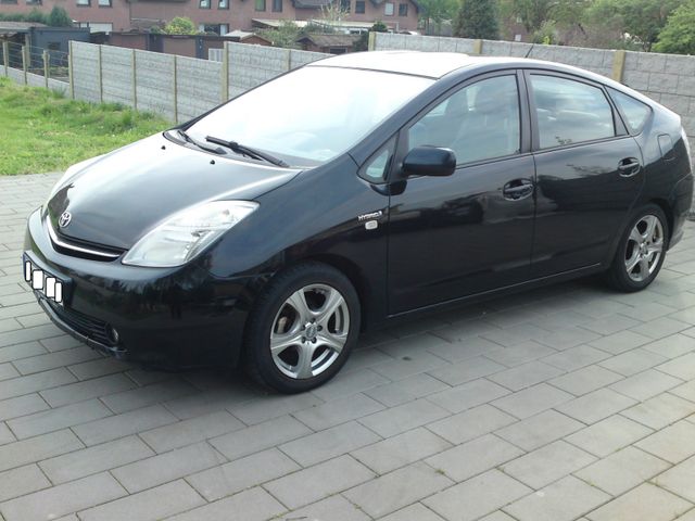 Toyota Prius 1.5-l_VVT-i Executive Executive mit LPG