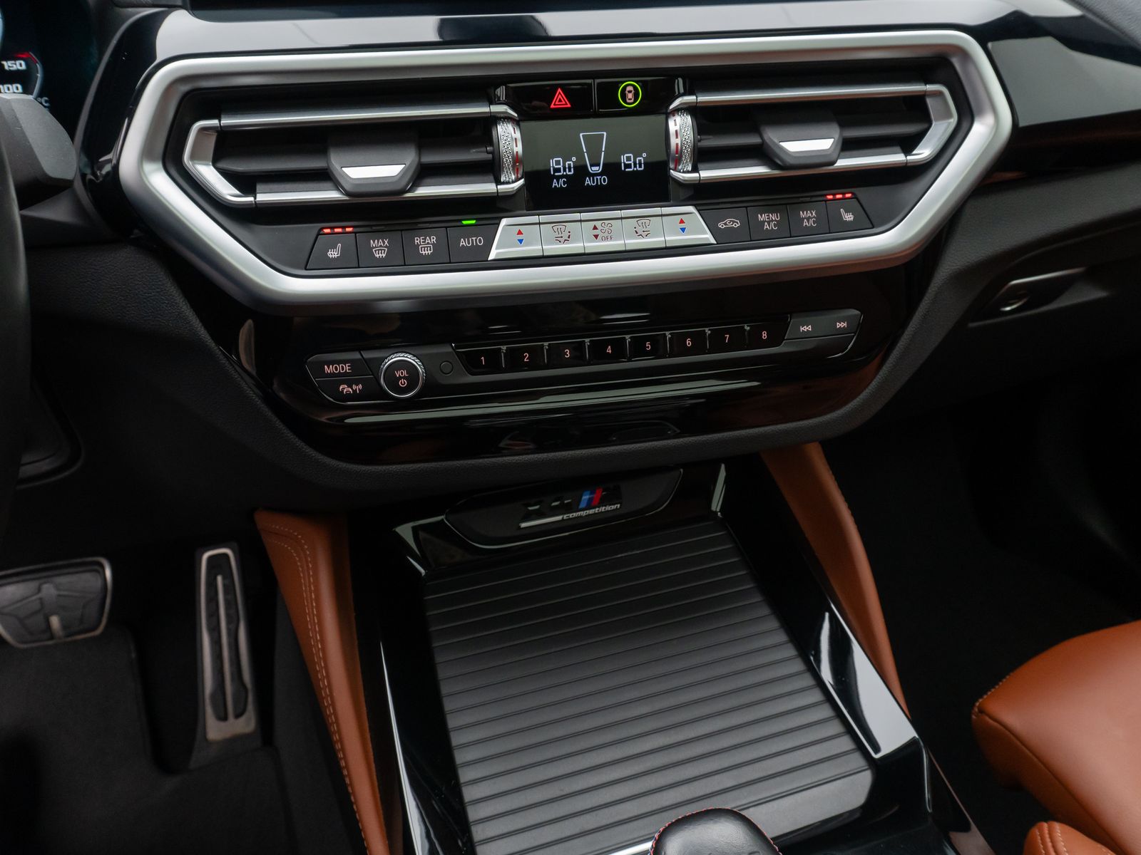 Fahrzeugabbildung BMW X4 M Competition HUD Kamera DAB Panorama 21Zoll