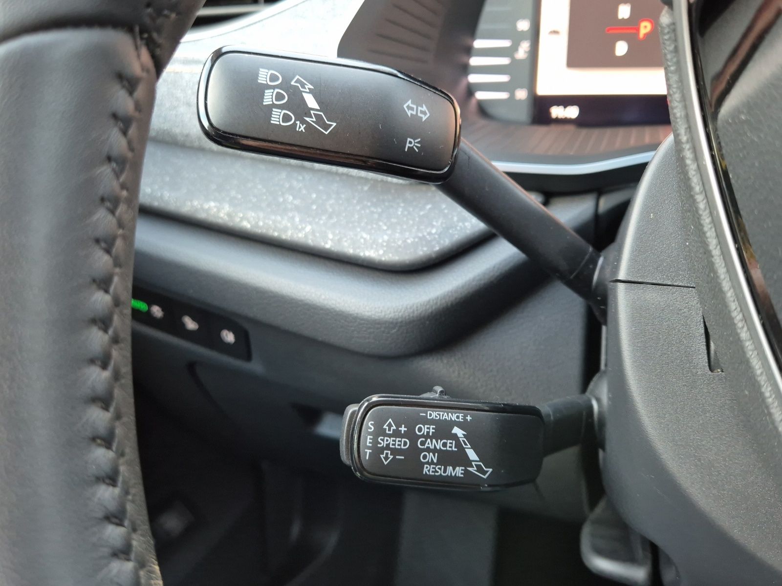 Fahrzeugabbildung SKODA Octavia Combi TDI Selection DSG Matrix Navi ACC
