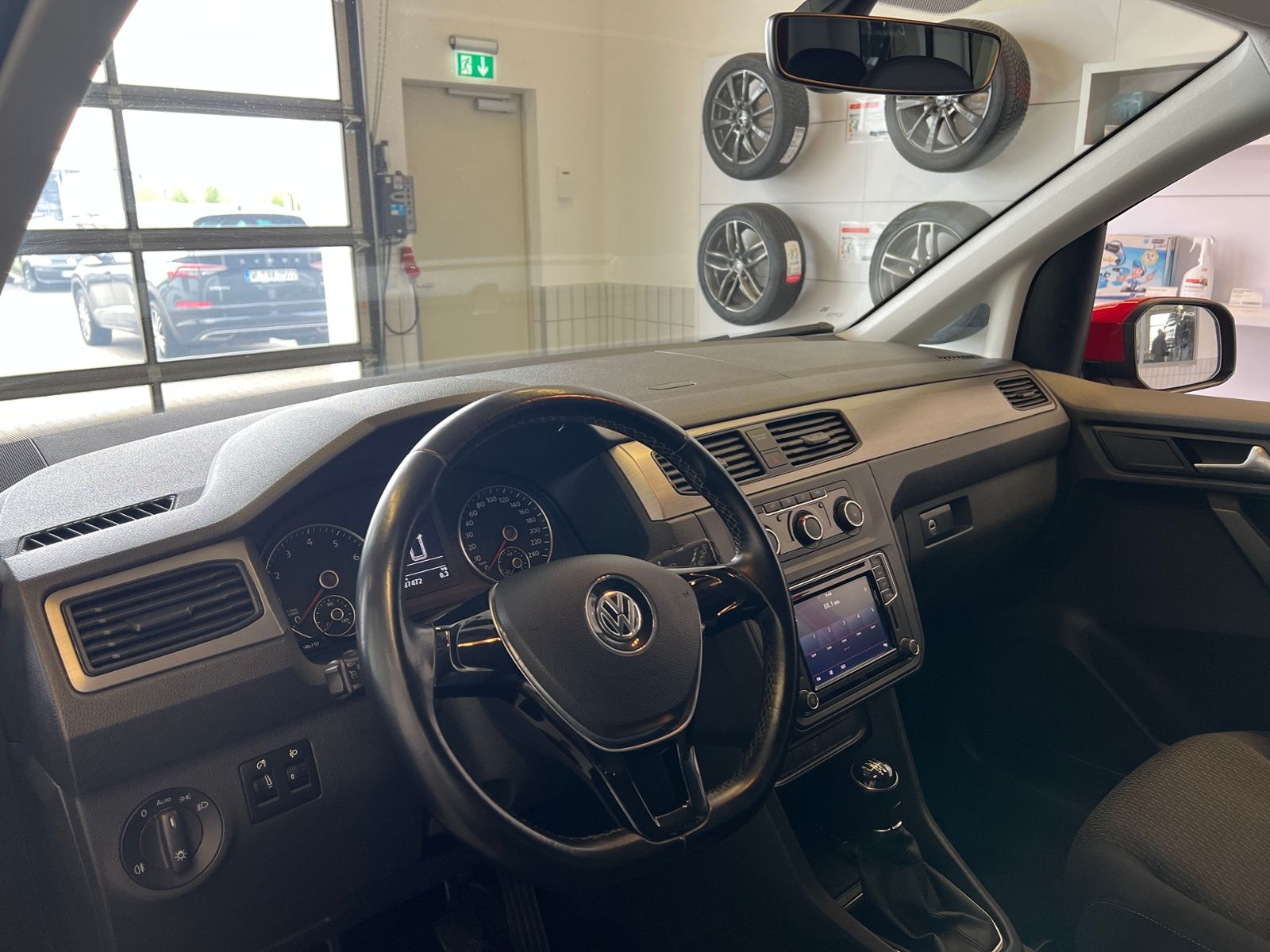 Fahrzeugabbildung Volkswagen Caddy Trendline 1.4 TSI *AHK, Navi, Klima, Sitzh