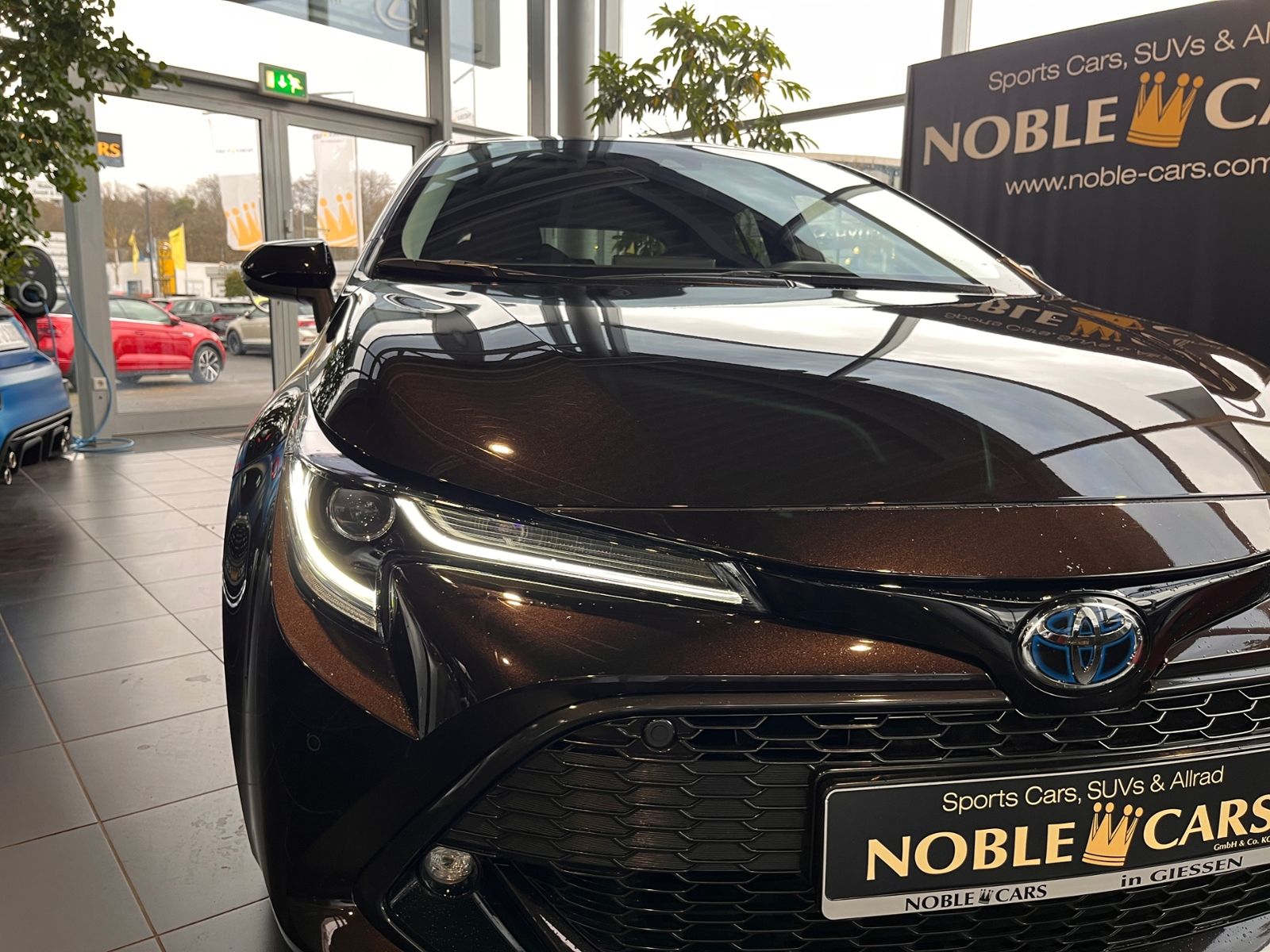 Fahrzeugabbildung Toyota Corolla Hybrid Club LED NAV DAB PDC ALU