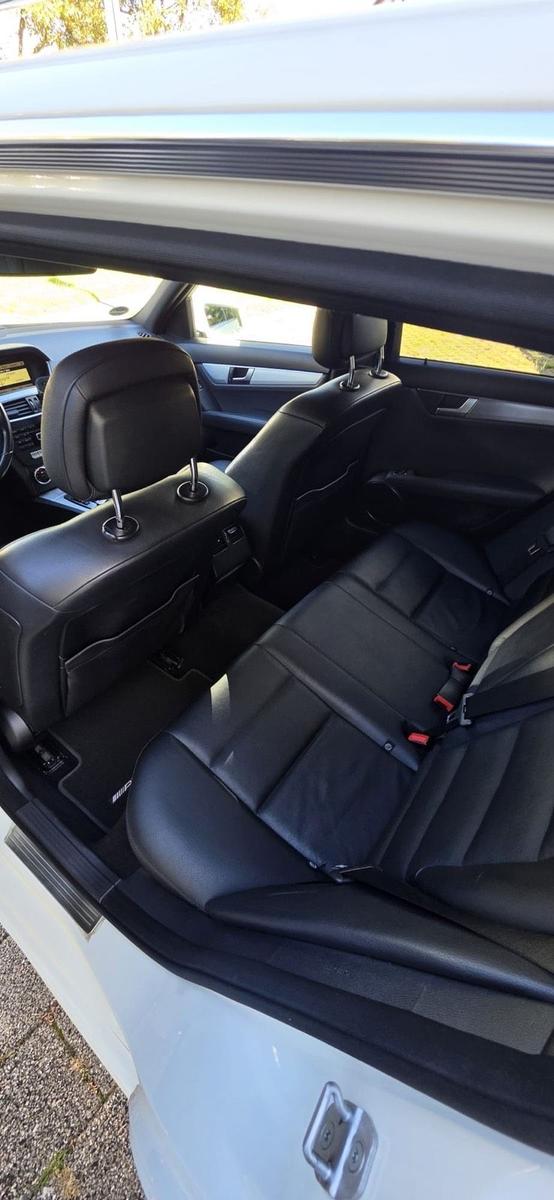 Mercedes-Benz C250 2011 — photo 8
