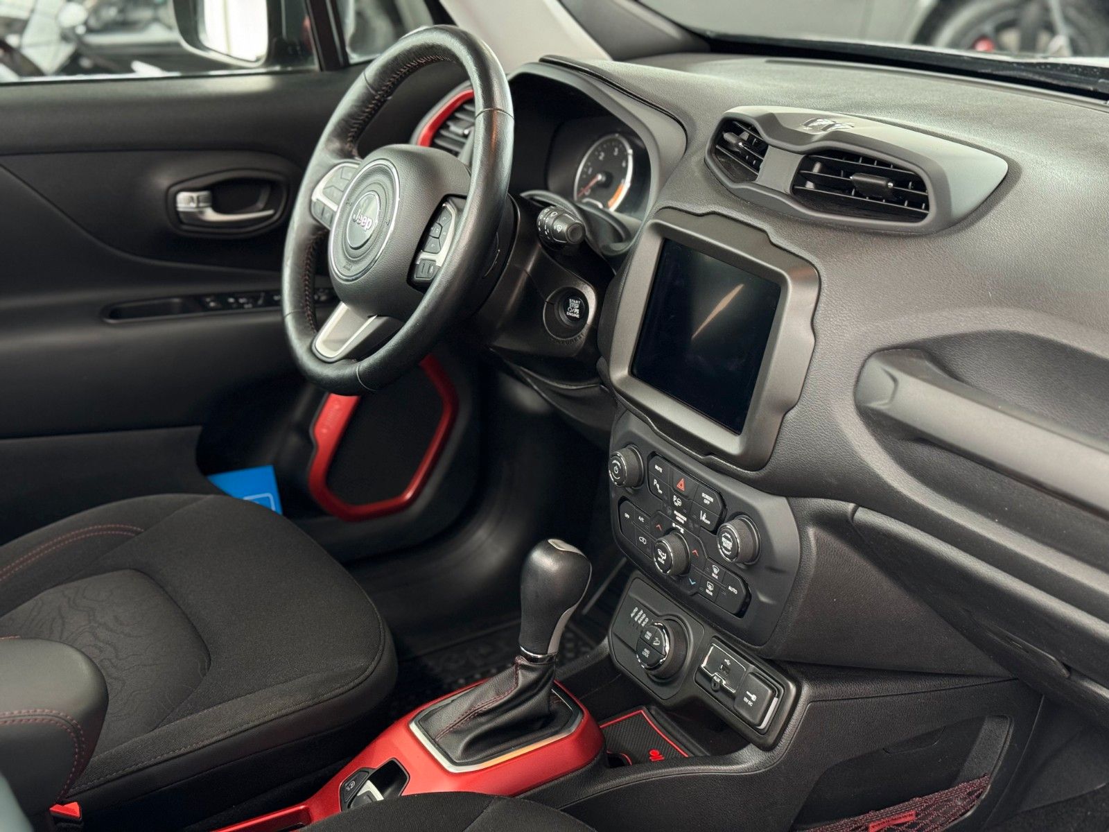 Fahrzeugabbildung Jeep Renegade 2.0D Trailhawk 4WD "AHK Navi Soundsys."
