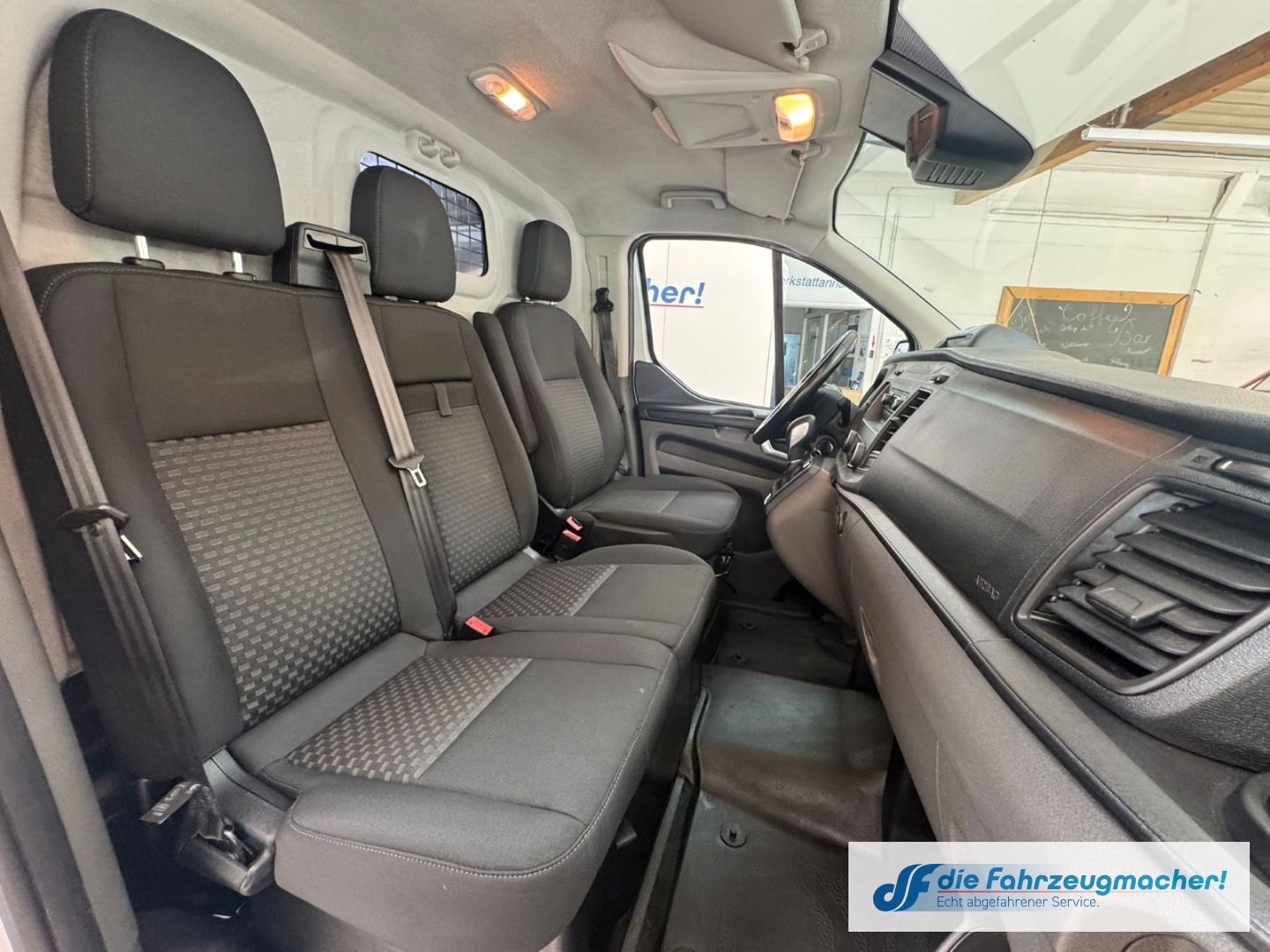 Fahrzeugabbildung Ford Transit Custom Kasten 320 AUTOMATIK L2 Trend 2.0