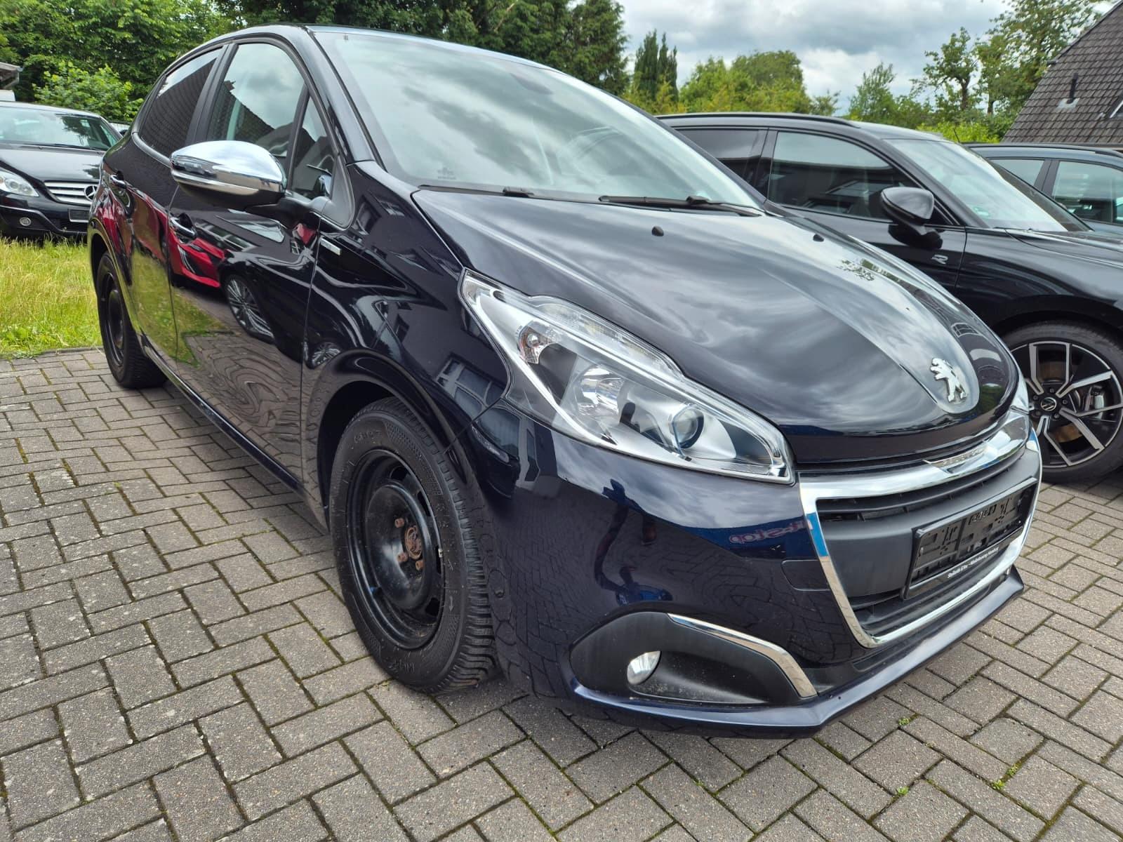 Peugeot 208 Style 1.6 Blue-HDI FAP.PDC.Klima.Panorama