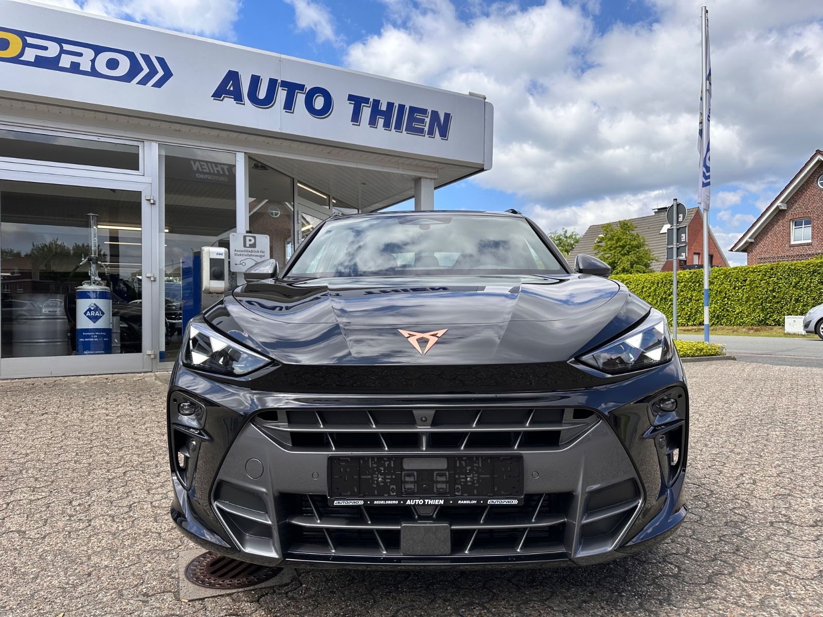 Fahrzeugabbildung CUPRA Terramar VZ 2.0 TSI 4Dr DSG Matrix/Pano/AHK/ACC