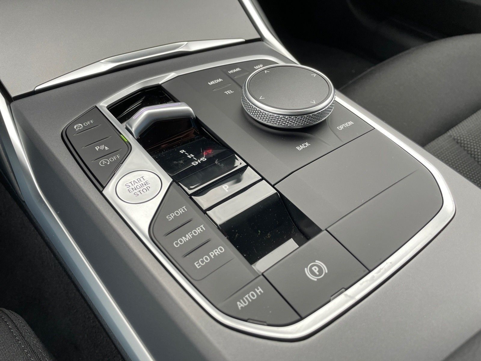 BMW 318i Touring Auto Navi Tempom.aktiv Bluetooth PD foto 15