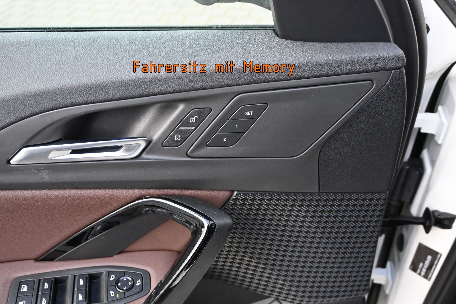 Fahrzeugabbildung BMW X1 xDrive25e Aut. °AHK°HEAD-UP°360°-KAM°MEMORY°
