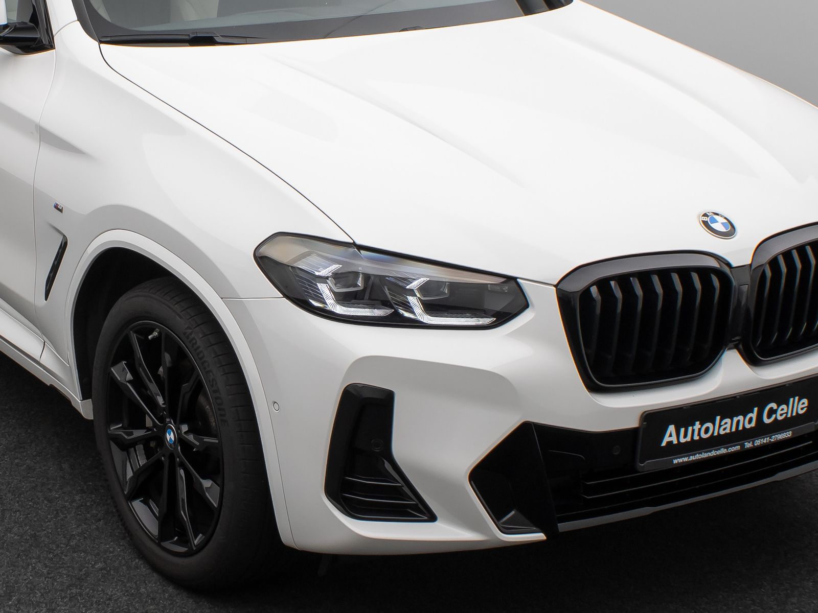 Fahrzeugabbildung BMW X3 xD30d M Sport Kamera DAB HiFi AHK Komfort 20"