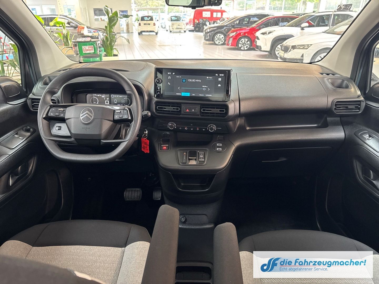 Fahrzeugabbildung Citroën Berlingo Plus Elektromotor M LED Apple CarPlay A