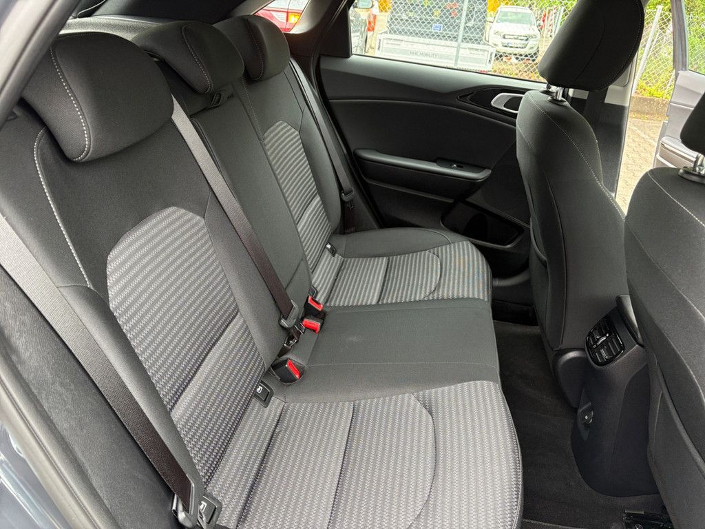 Fahrzeugabbildung Kia Ceed 1.5 T-GDI Spirit