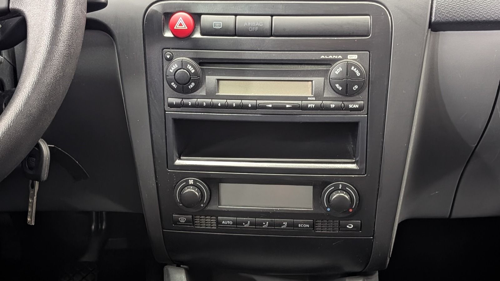 Fahrzeugabbildung SEAT Ibiza 1.4 16V * Klimaaut. * Tempomat * HU 04.27