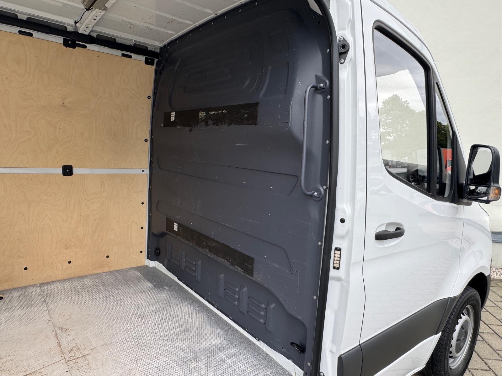 Mercedes-Benz Sprinter 214 CDI Kasten K/F "Klima/MBUX/LED/AHK"