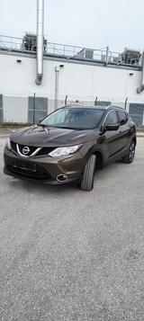 Nissan Qashqai 1.6 dCi N-Connecta | 360° | Panor - Nissan Qashqai mit Diesel-Antrieb: Limousine