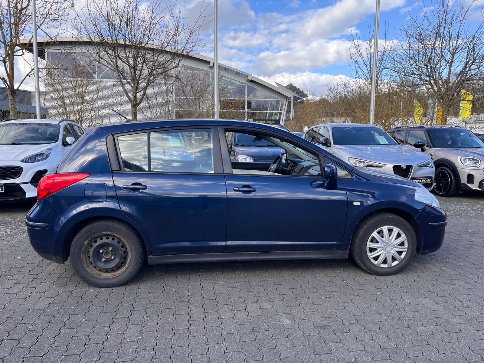 Fahrzeugabbildung Nissan Tiida Tekna KLIMA ALU
