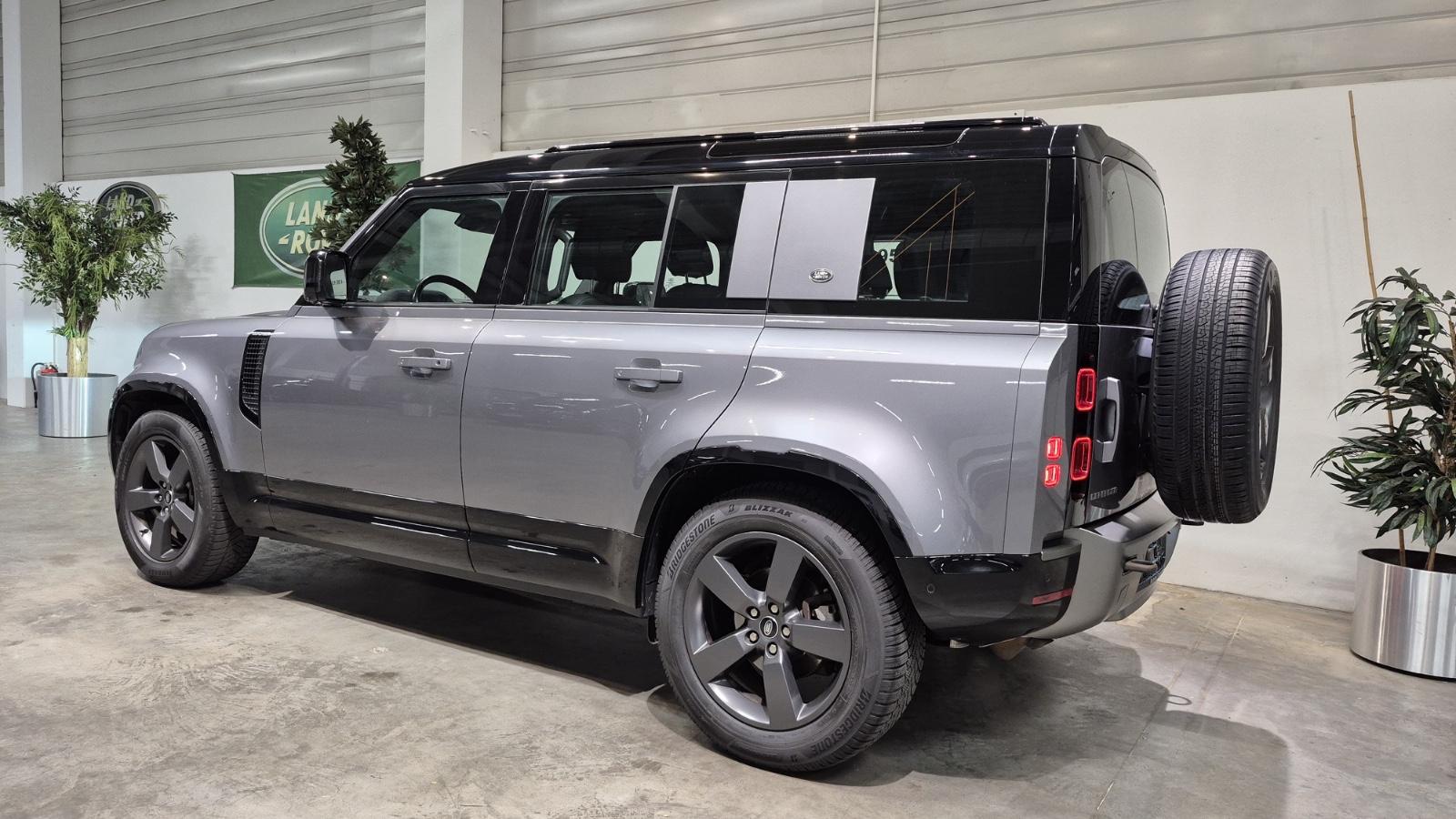 Land Rover Defender 110 X-Dynamic SE - PANORAMA + Black Pak