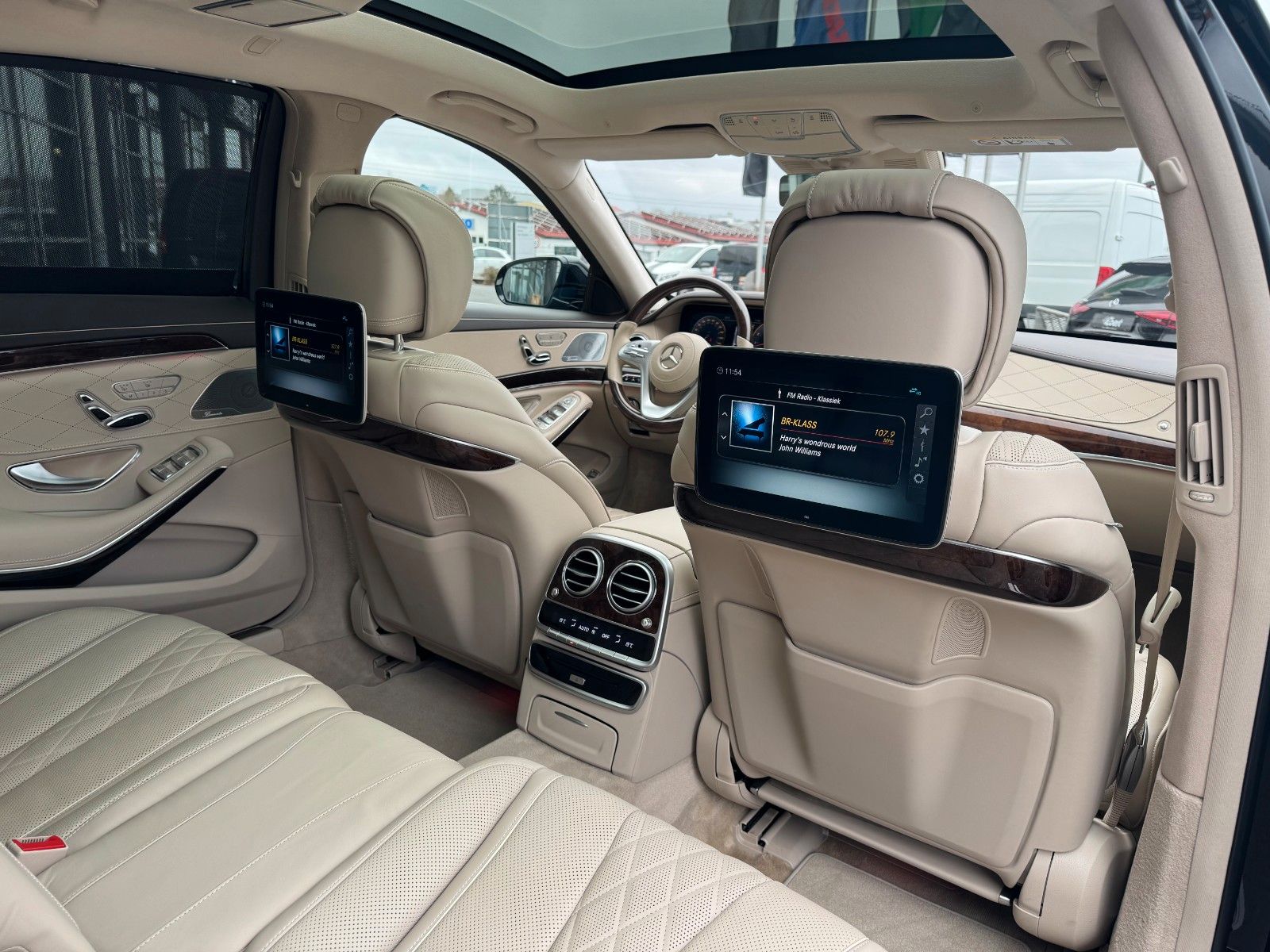 Fahrzeugabbildung Mercedes-Benz S 600 L Chauffeur+Nachtsicht+Pano+HUD+360