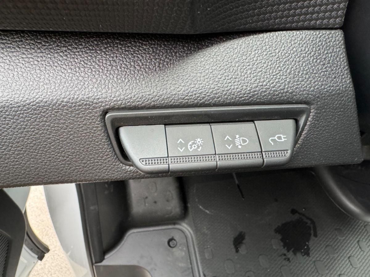 Fahrzeugabbildung Renault Trafic Kasten E-Tech L2H1 Navi Kamera