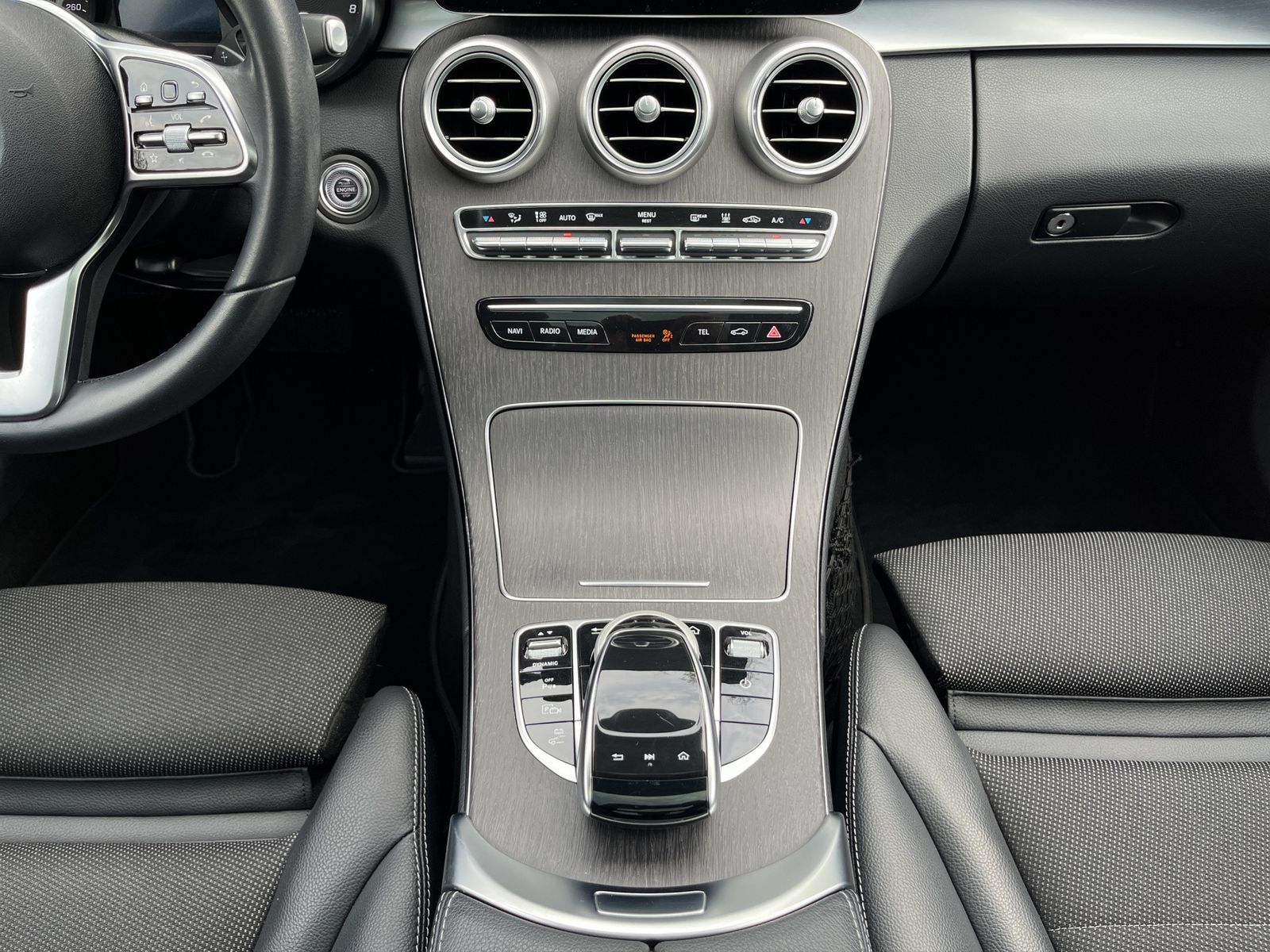 Fahrzeugabbildung Mercedes-Benz C 300 e T*AMG-Line*Pano*360°-Kam*Navi*SHZ*