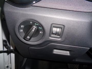 Bild 12 Skoda Fabia 1.0 DSG DESIGN 116PS PDC SHZ KLIMA LED SML