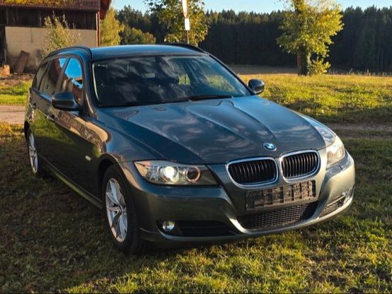 BMW 318i Touring