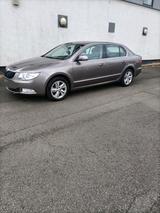 Skoda Superb 2,0 TDI Automatik - Skoda Octavia: Super