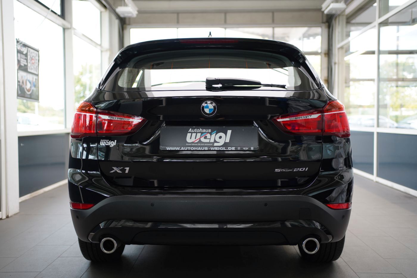 Fahrzeugabbildung BMW X1 20iA Advantage +Sitzheizung+17''LMR+Navi+PDC+