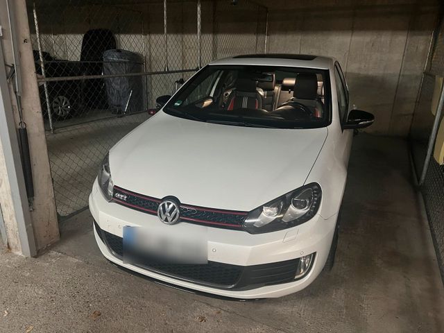 Volkswagen VW Golf 6 GTI Adidas Edition